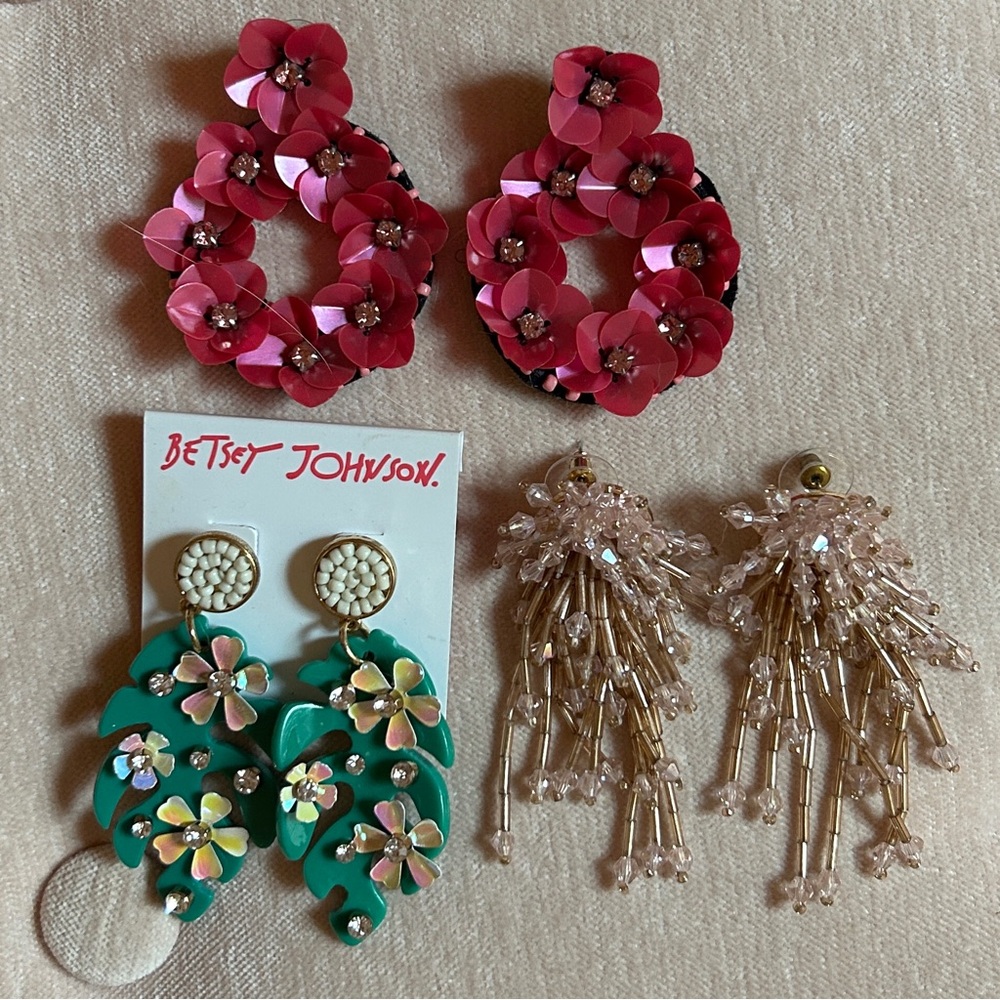 3 PAIR FUN BEADED EARRINGS 🕶️🩴👙 Post backs, Never worn…super cute!